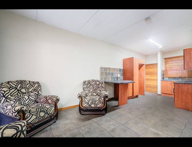 2 BEDROOM APARTMENT FOR SALE IN SUNDOWNER